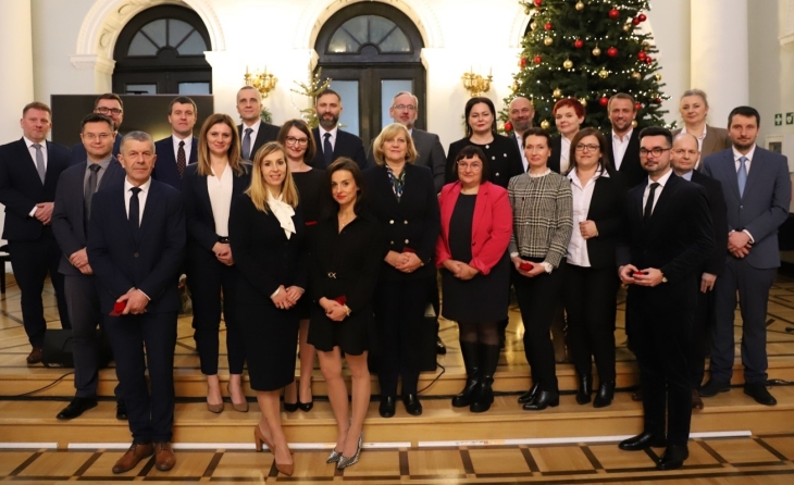 Minister Zdrowia przyznał honorowe odznaczenia pracownikom RARS